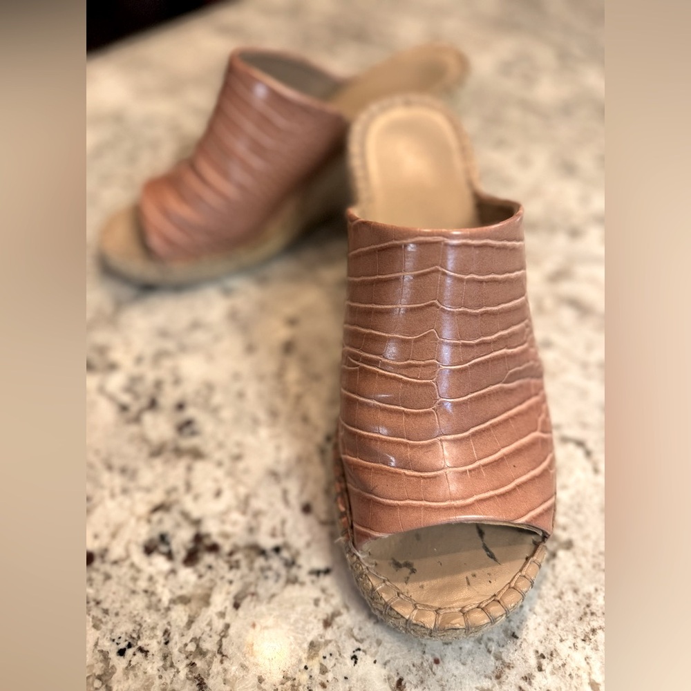 Charles David Tan Croc-Embossed Espadrille Mule - Picture 1 of 7